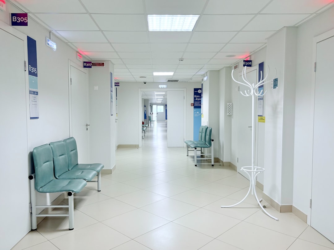 Ruang tunggu klinik di Indonesia
