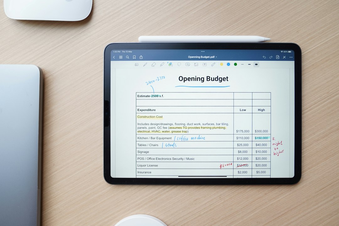 Tampilan detail spreadsheet pengeluaran bulanan